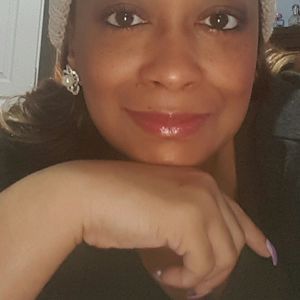 Meet your Posher, Sharron🌺🌺Posh Ambassador 🌺🌺